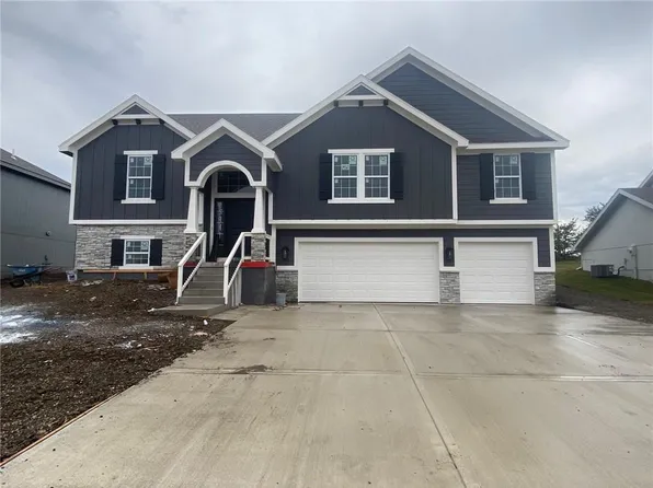 5911 NE 118th St, Kansas City, MO 64156