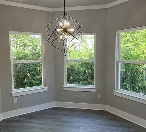 5th image of 3155 Palo Alto Dr