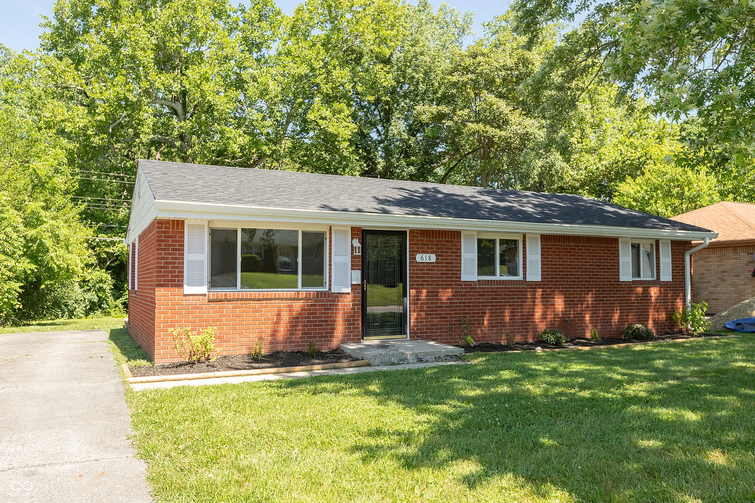 618 Grovewood Dr photo 1