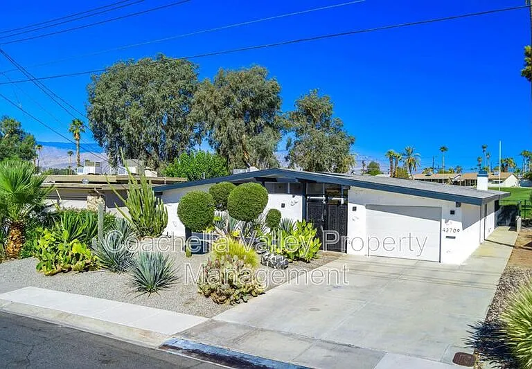 43709 Louisiana St — Photo 3