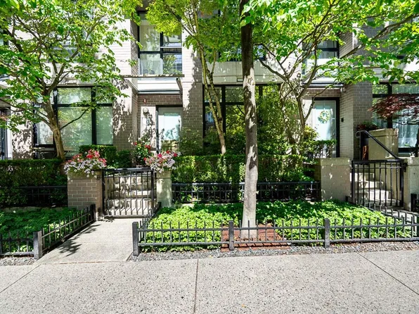 1261 Richards St, Vancouver, BC V6B 3G3