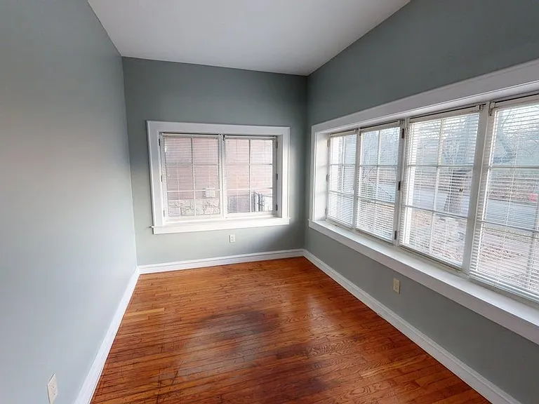 3867 Lafayette Ave — Photo 5