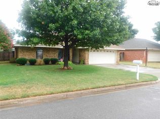 1118 Lisa Ln, Burkburnett, TX 76354