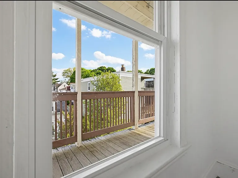 48 Burt St #3 — Photo 8