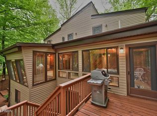 25 Brookfield Rd, Lake Ariel, PA 18436