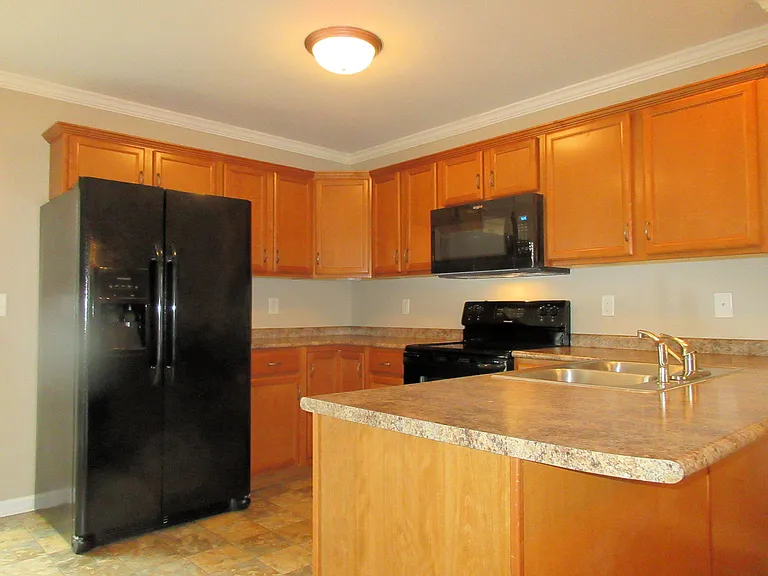 341 Sam Houston Cir — Photo 9