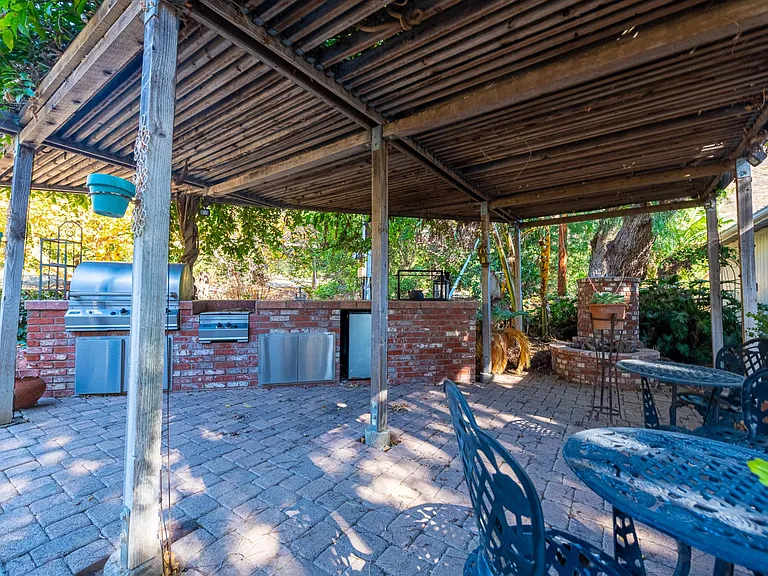 1057 E La Loma Ave — Photo 50