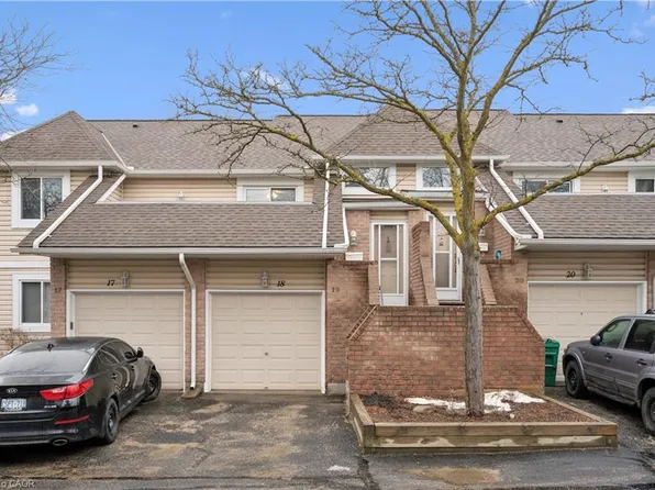 205 Highland Cres #18, Kitchener, ON N2M 5L6