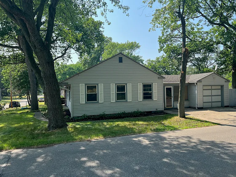 526 Fir St — Photo 2
