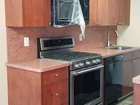 5th image of 621 Correll Ave