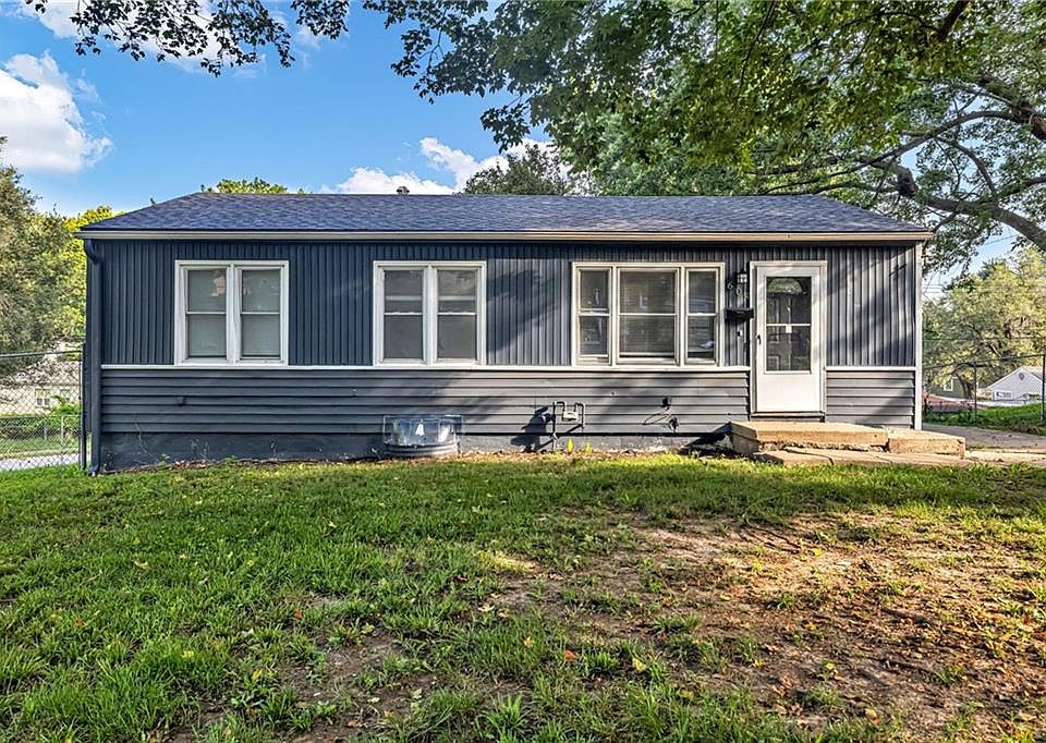 1st image of 604 W 38th St