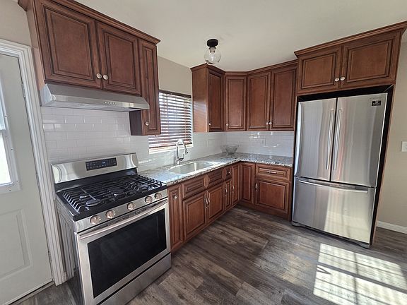4th image of 2220 Norwalk Ave Suite A