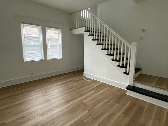 2nd image of 3810 Vermont Ave Unit 2