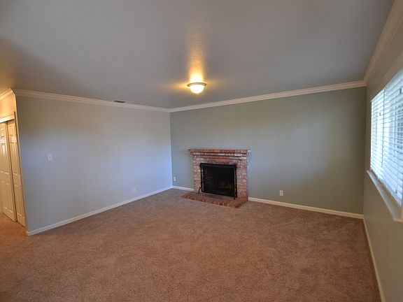 3rd image of 1222 Gerry Way
