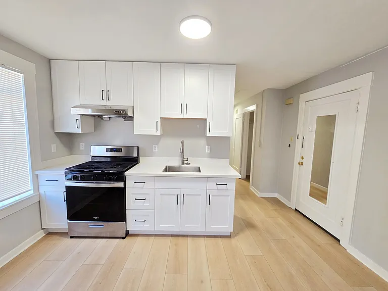 1500 7th Ave #1 — Photo 4