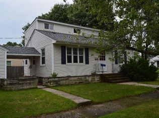 3801 Colbourne St, Hobart, IN 46342