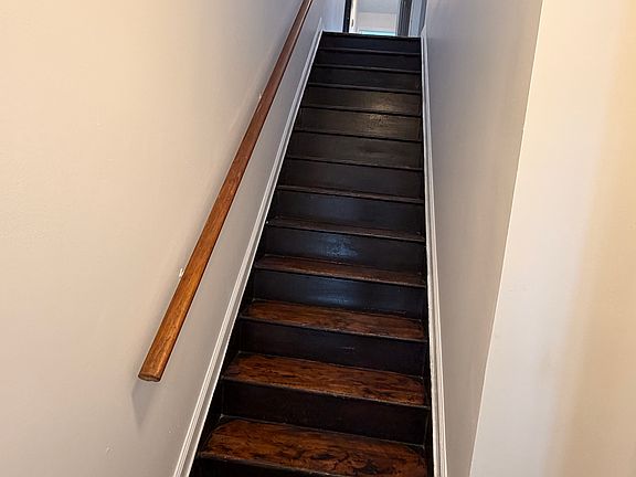 3rd image of 73 Stewart St Unit 2