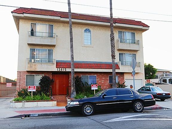 2nd image of 13415 Doty Ave APT 21