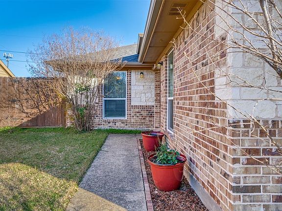 3rd image of 4502 Mariner Dr