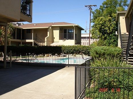 4th image of 2651 26th St #2638