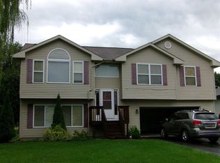 502 Pembroke Rd SW, Poplar Grove, IL 61065