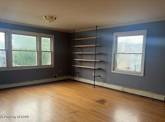 4th image of 932 4th St