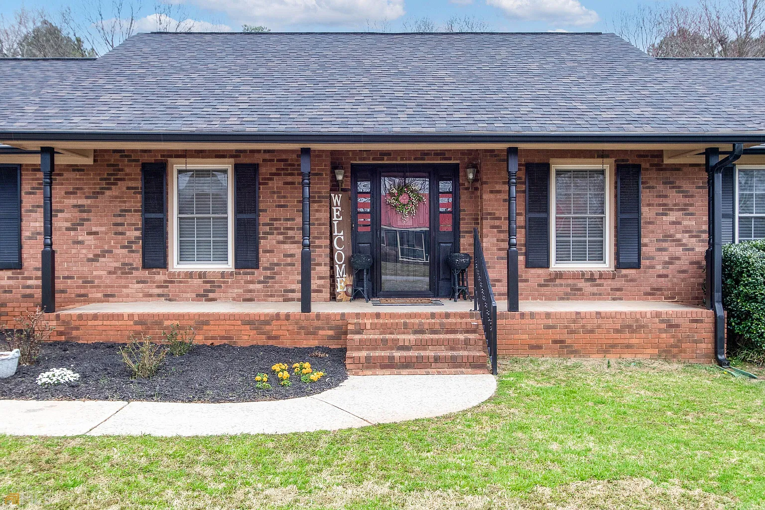 1409 Fairview Dr photo 1