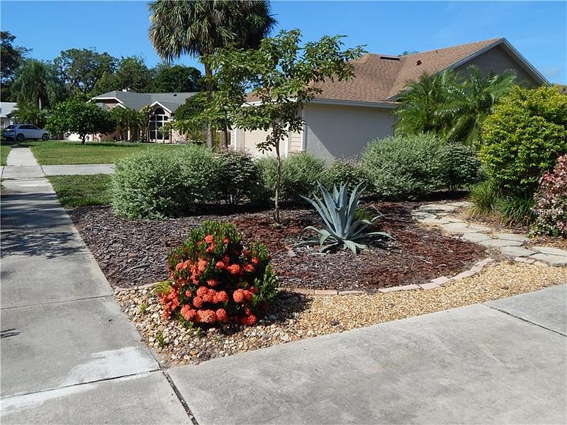 2nd image of 820 Windwillow Cir