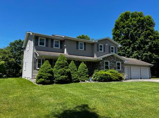 1087 Pea Ridge Rd, Oak Hill, WV 25901