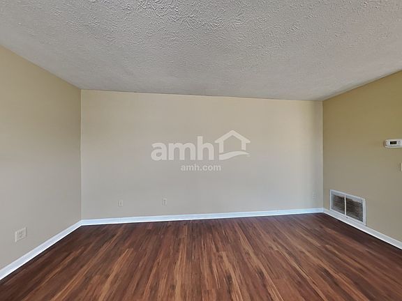 5th image of 870 Waveland Ln