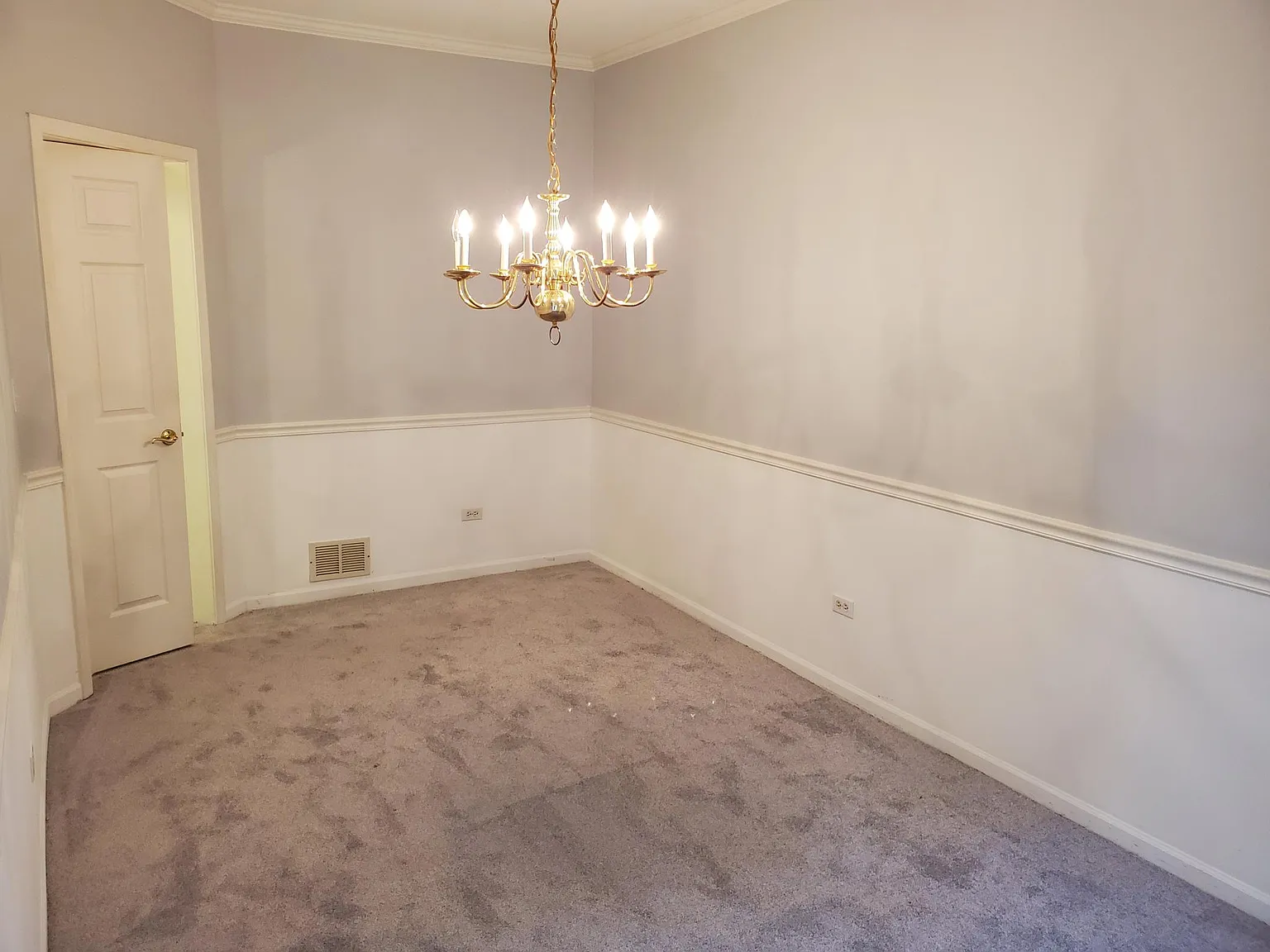 254 Charlotte Ct — Photo 3