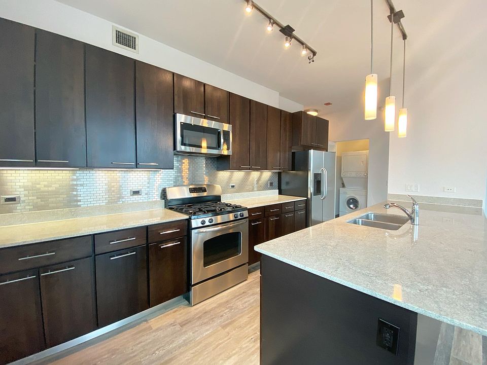 1st image of 440 W Ontario St #1602
