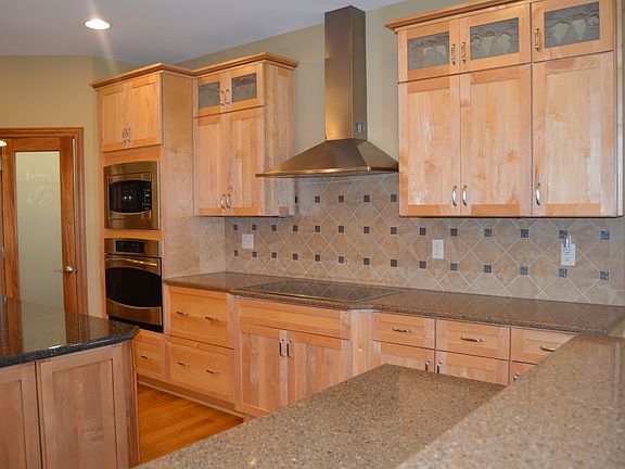 5th image of 130 Stone Valley Dr