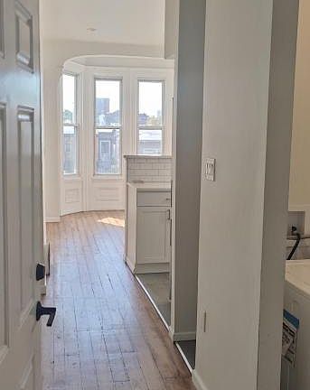 3rd image of 2822 W Girard Ave