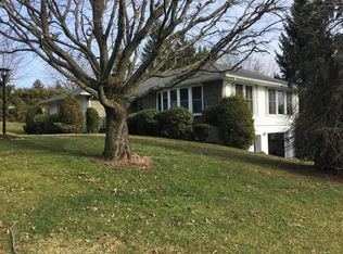 300 Gordon Dr #L-67, Clarks Green, PA 18411