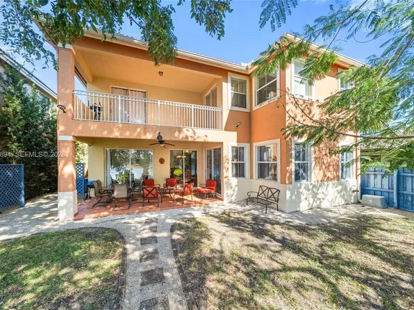 16062 SW 43rd Ter, Miami, FL 33185