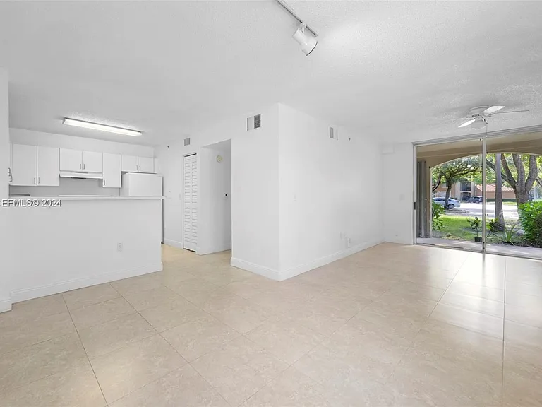 2173 Renaissance Blvd — Photo 5