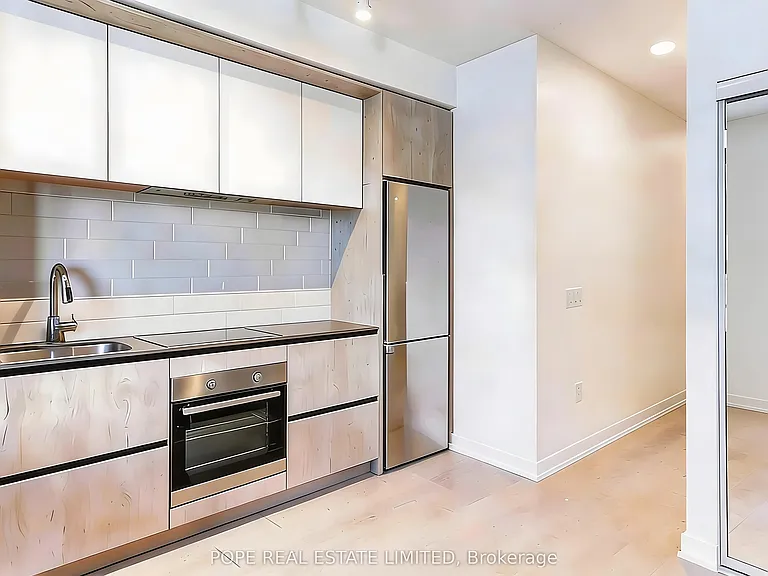 225 Sumach St #W1002 — Photo 8