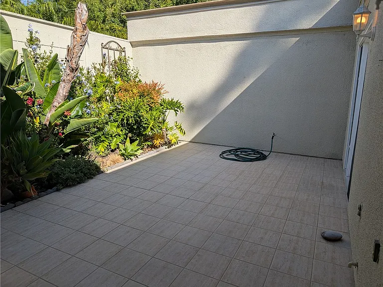 79 Calle Aragon #B — Photo 2