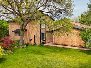 2545 Folkway Dr, Mississauga, ON L5L 2J9