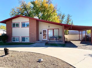 205 Taylor Dr, Farmington, NM 87401