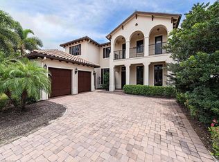 2228 Residence Cir, Naples, FL 34105