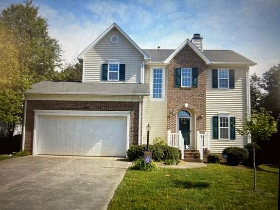 Spacious Four Bedroom Home in a great neighborhood and convenient location!