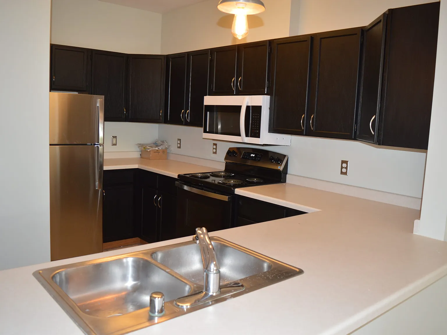 1 bed, 815 sqft, $1,595 — Photo 1
