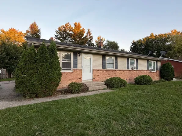 5074 Heyboer Ave SE, Kentwood, MI 49548