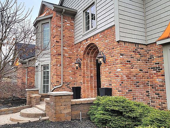 4th image of 2839 Portage Trail Dr