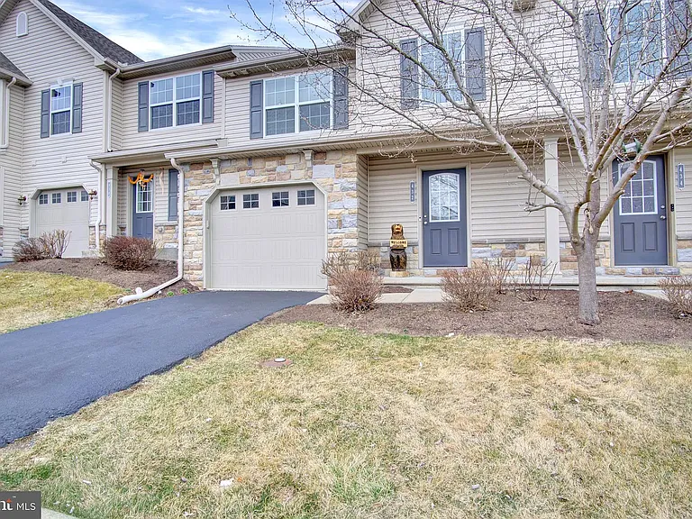 432 Brigantine Ct — Photo 1