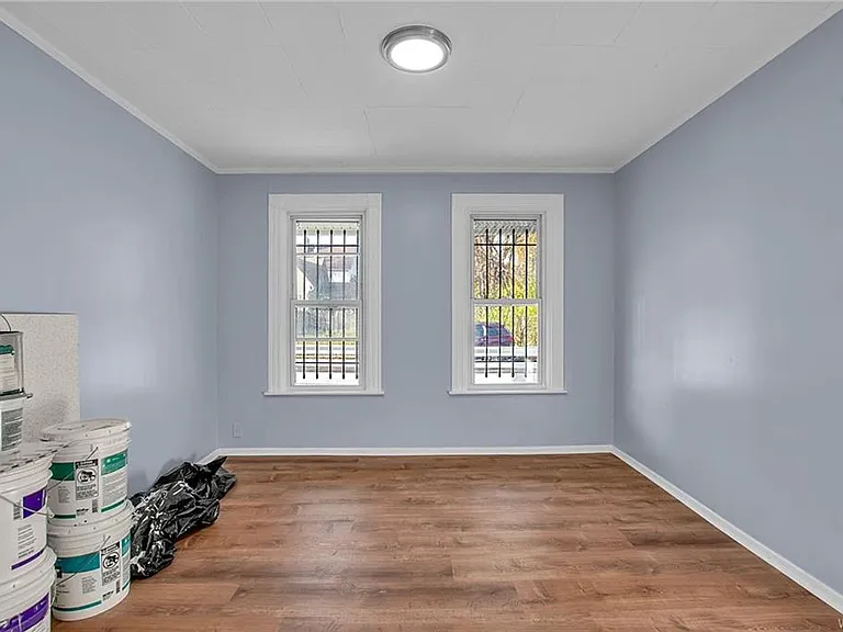 147 Gorton St — Photo 5