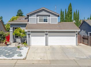 9362 Castleview Dr, Elk Grove, CA 95758