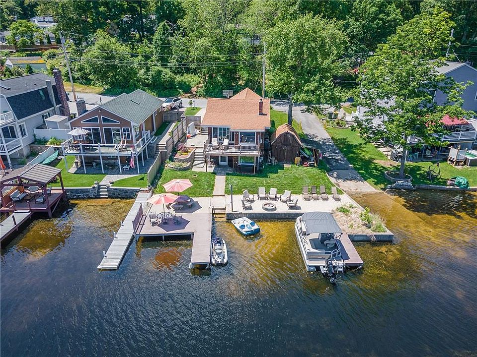1st image of 202 Lake Shore Dr